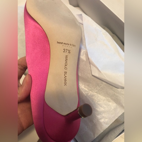 Manolo Blahnik Hangisi 50 Satin Pumps – Fuchsia Pink - Picture 5 of 8